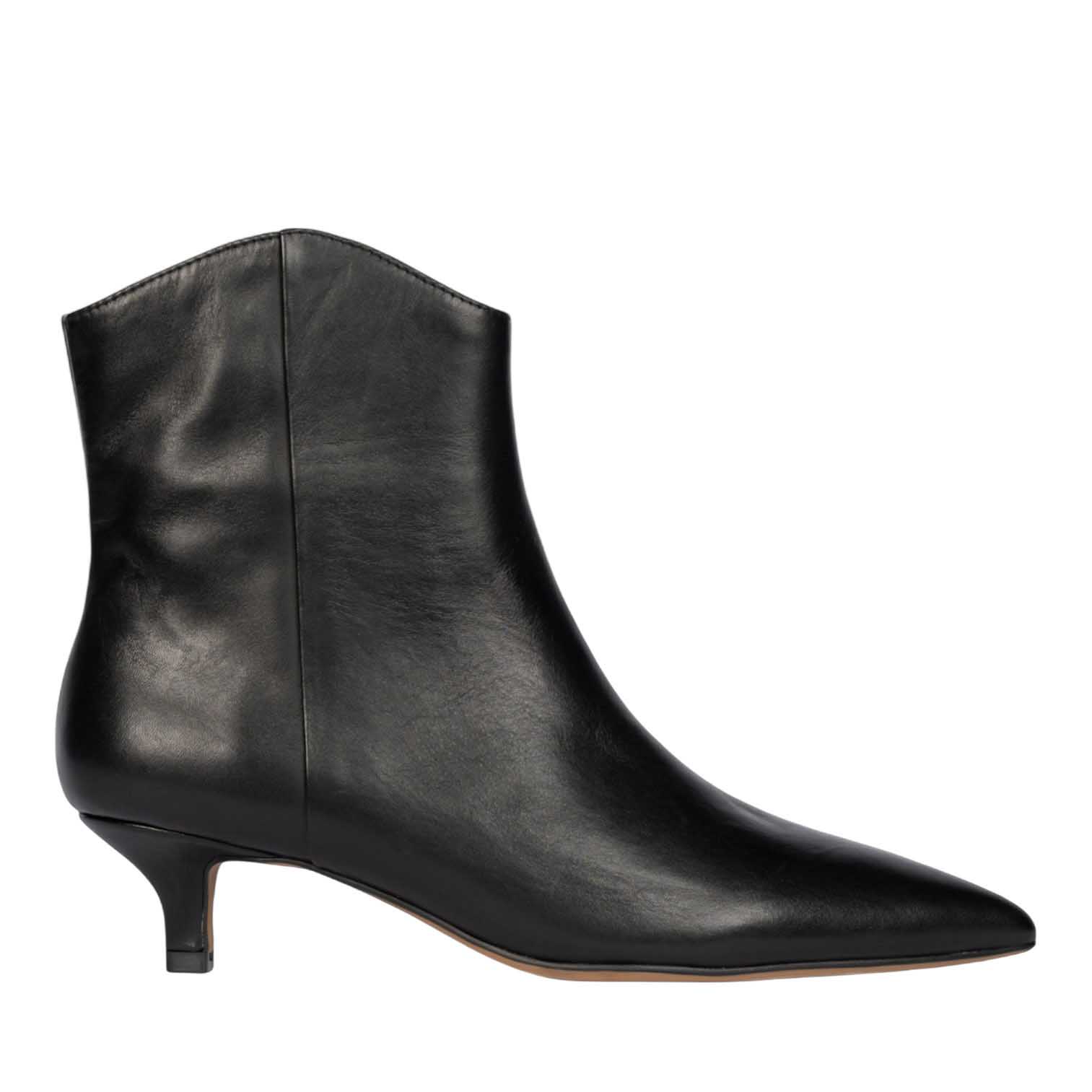 Zoe Kratzmann Implicit Boot